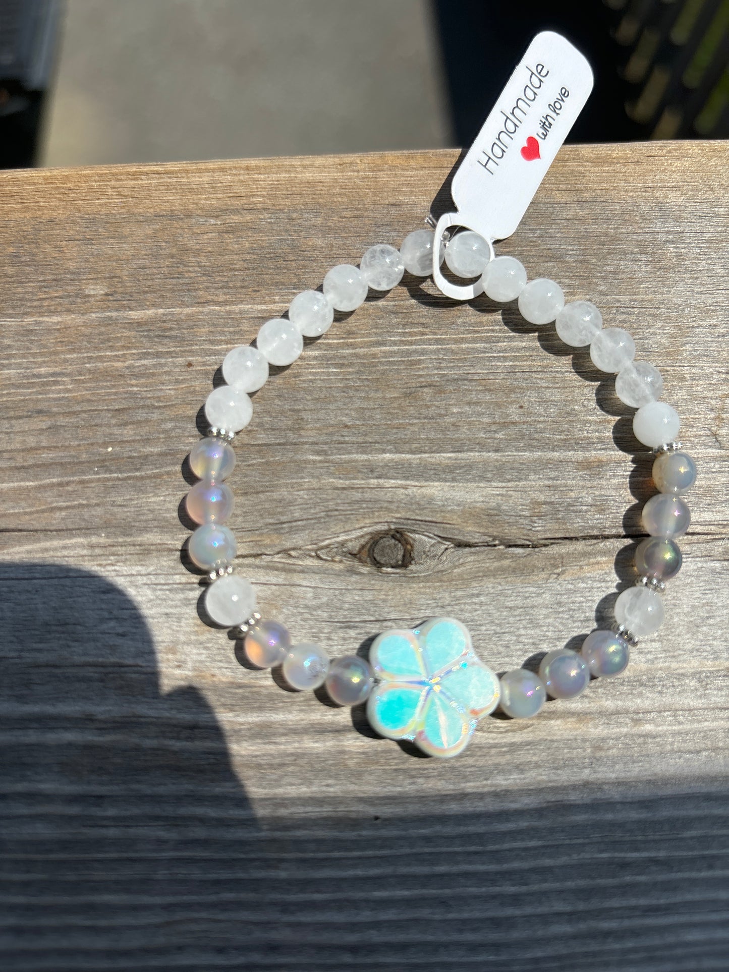 Grey agate and white jade crystal bracelet - 7.5” white flower