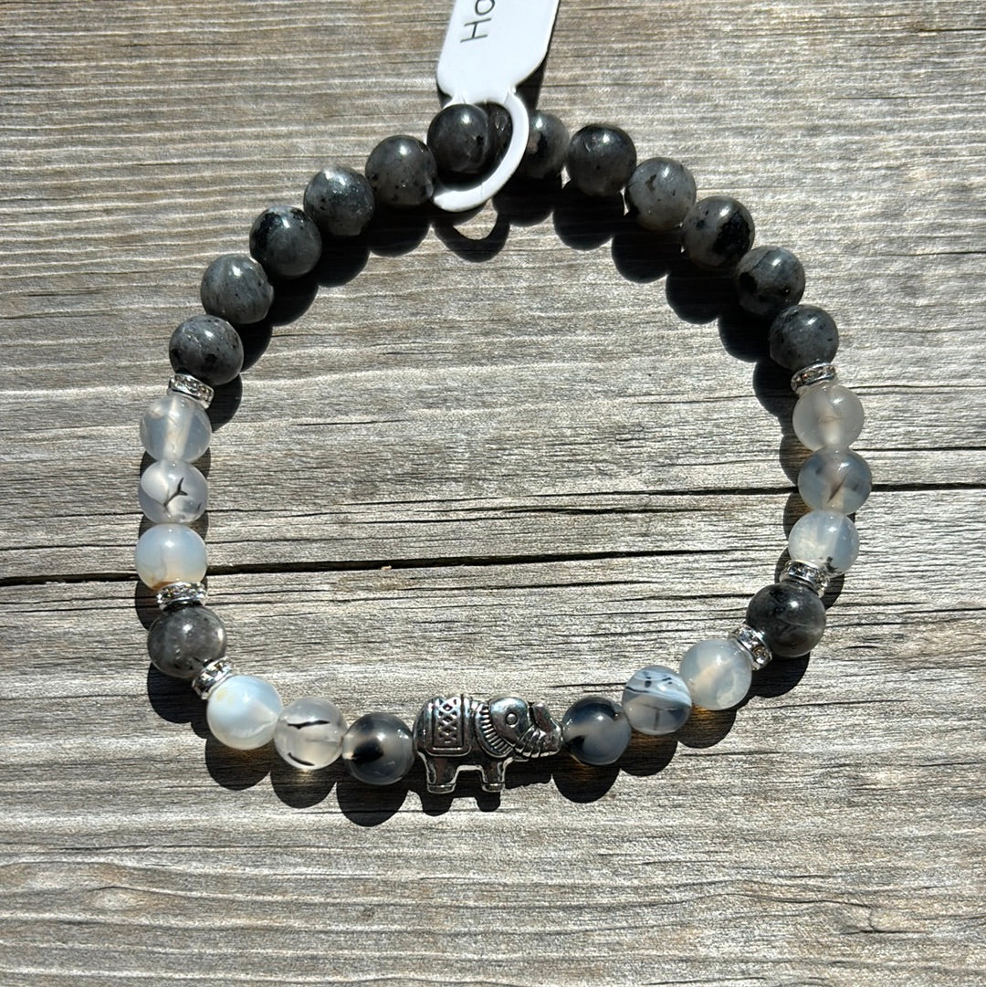 Agate and Glaucophane crystal bracelet - 7” elephant