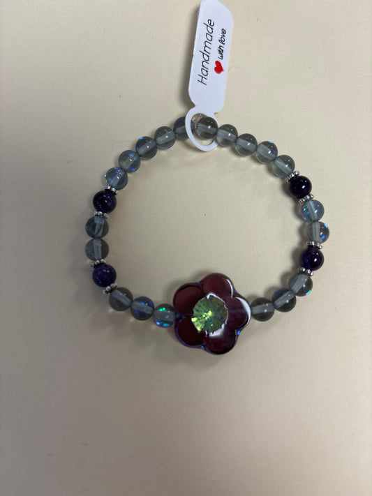 Grey Aurora borealis glass and amethyst crystal bracelet - 7” purple flower